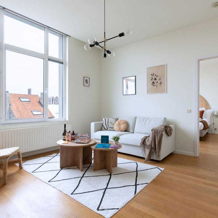 Molière: Appartement 70 m² rénové 1 ch, 1 sdb, 2 balcons