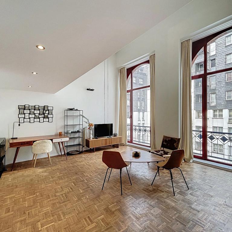 Quartier Européen : Superbe duplex meublé 2 chambres