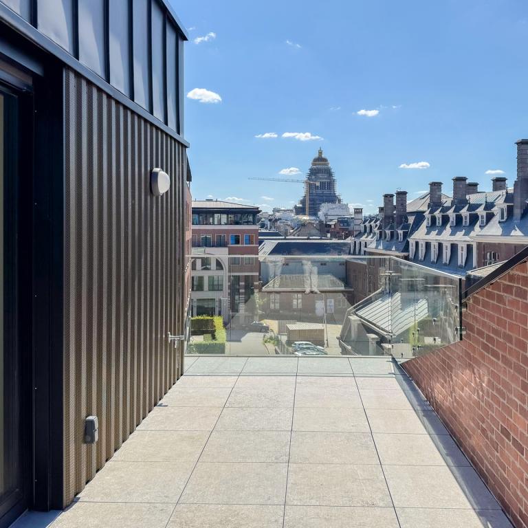 Penthouse neuf +- 204m² 3ch. + terrasse
