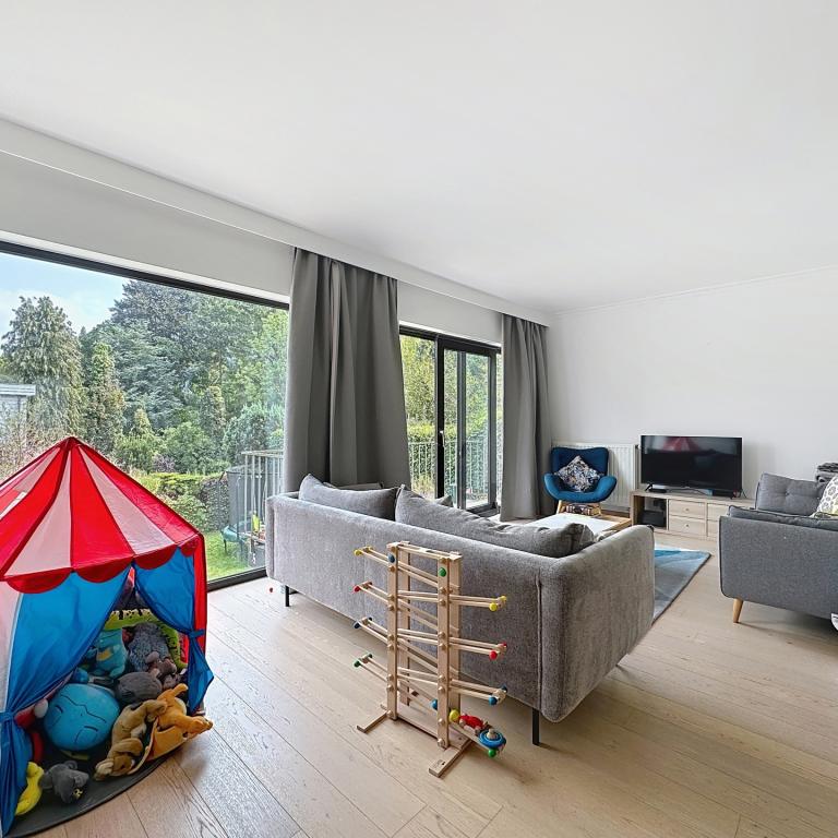 Saint-Job : Magnifique maison 5 chambres + jardin