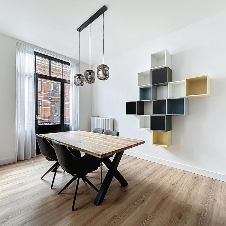 Square Ambiorix : Bel appartement meublé + balcon