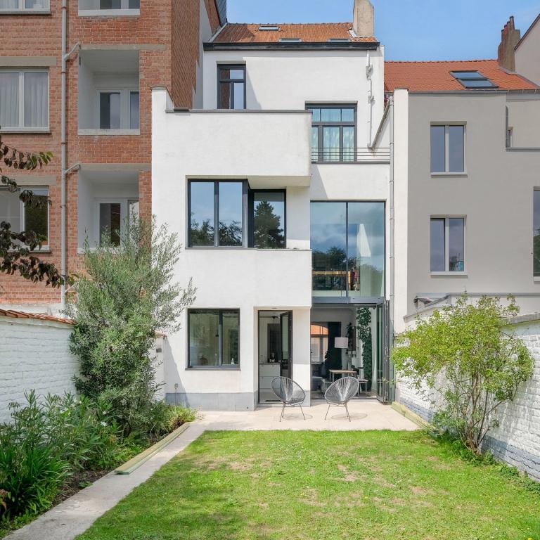 Quartier Place Brugmann: superbe  maison rénovée avec garage