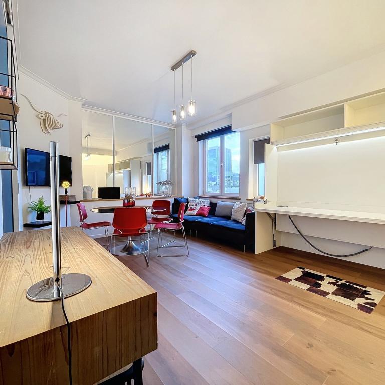 Centre Ville/ La Monnaie : Studio meublé et rénové