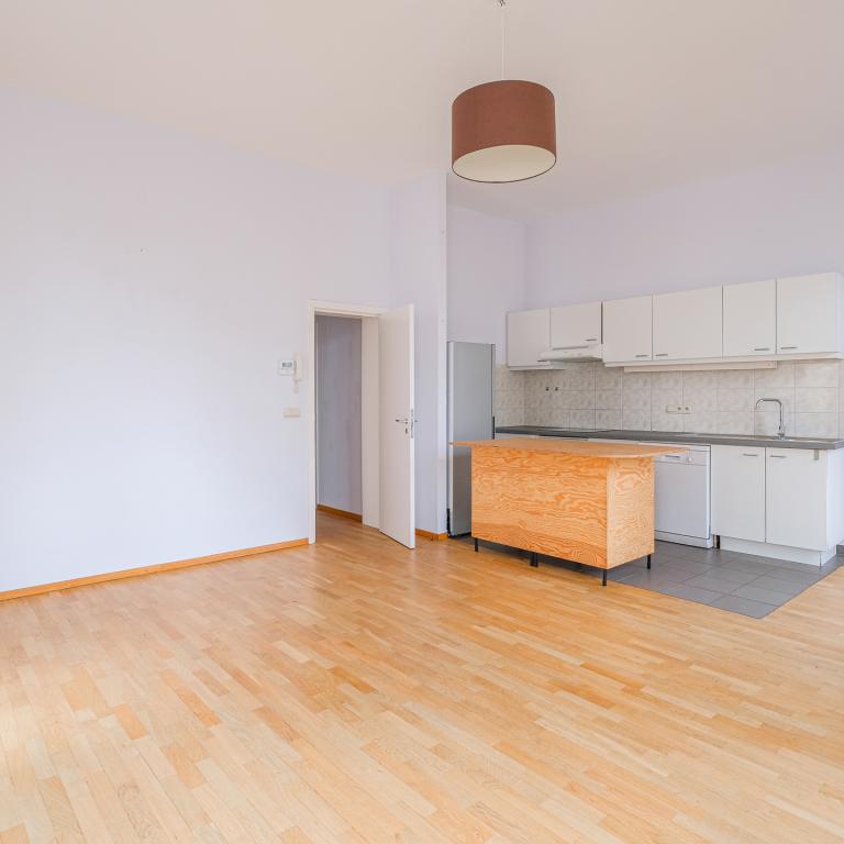 Centre ville/Dansaert  - Appart 1ou 2 chambres + balcon.
