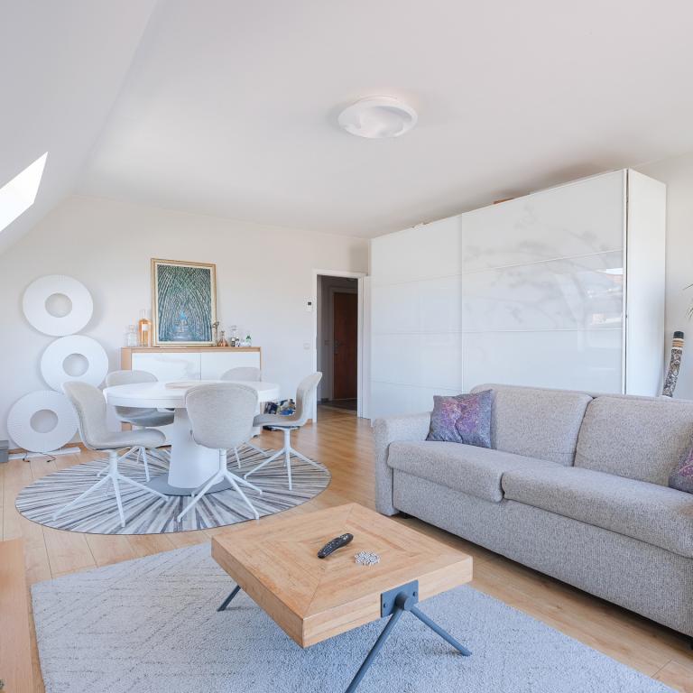 Chatelain : penthouse 2 chambres + terrasse