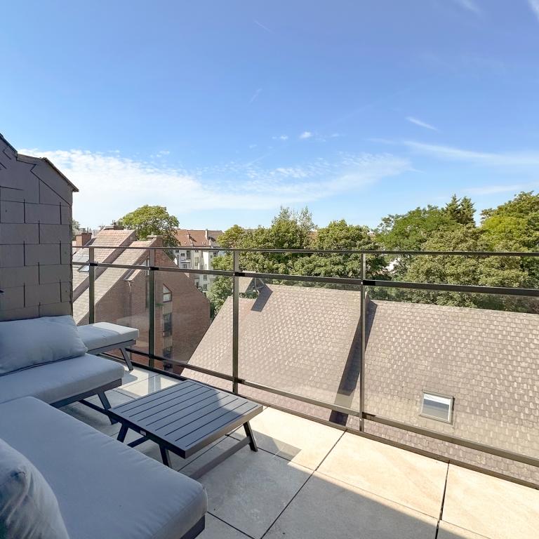 Chatelain : penthouse 2 chambres + terrasse