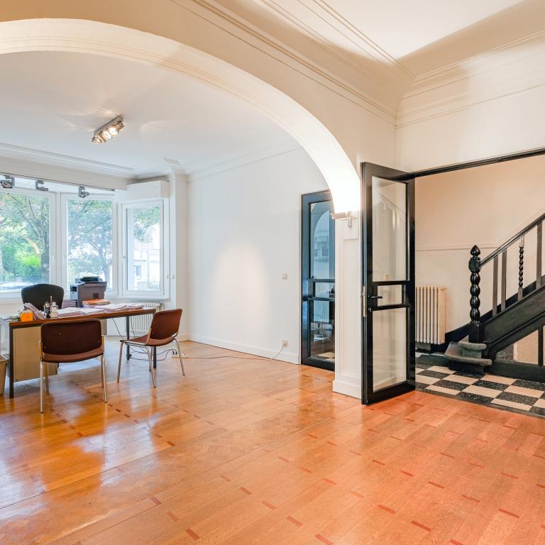Parc Duden: Bel immeuble de rapport 3 unités + 2 garages