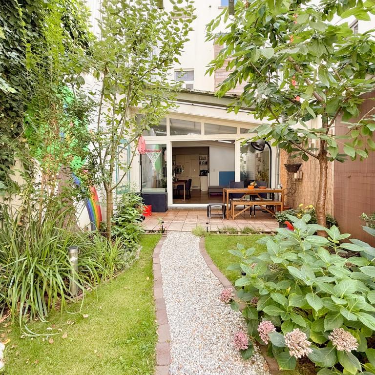 Quartier EU: maison rénovée + duplex + jardin et garage