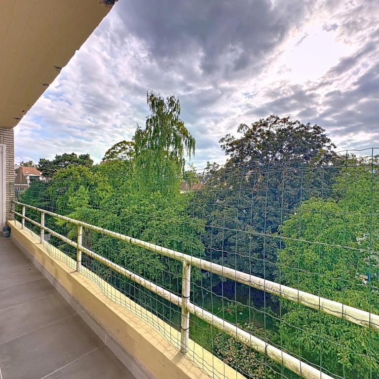 Brugmann/Arezzo : Bel appartement dernier étage rénové 