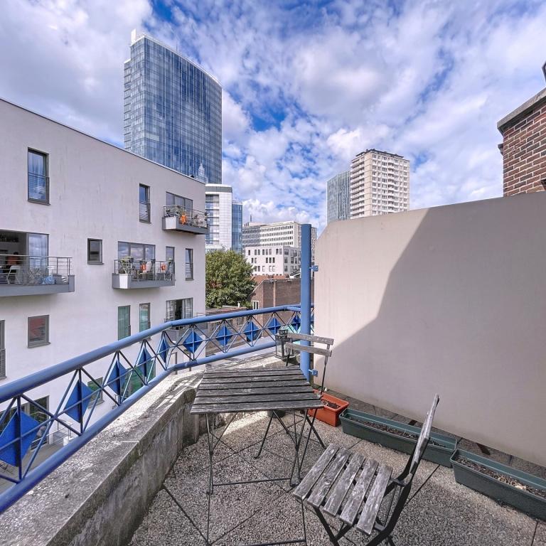 Quartier Européen : Duplex meublé 3 chambres avec terrasse