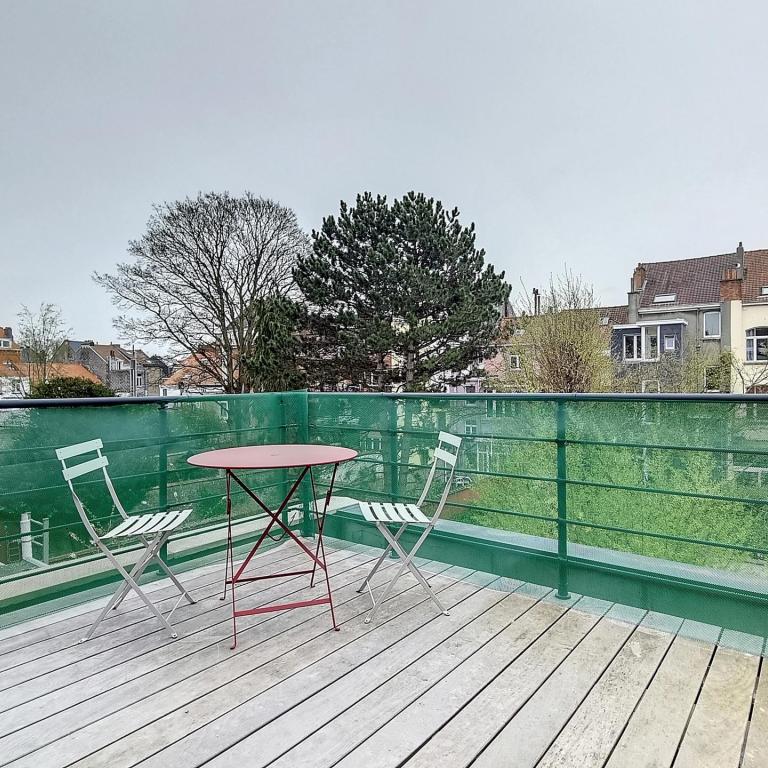 Général Jacques : Appartement 2 chambres meublé + terrasse 