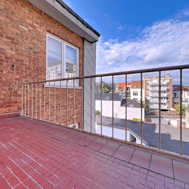 Cavell/Churchill : Bel appartement 2 chambres + balcon
