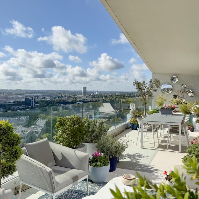 Penthouse avec terrasse de 80 m² & vue exceptionnelle (180°)