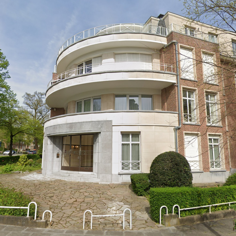 Bois de la Cambre : Appartement 3 chambres avec parking 