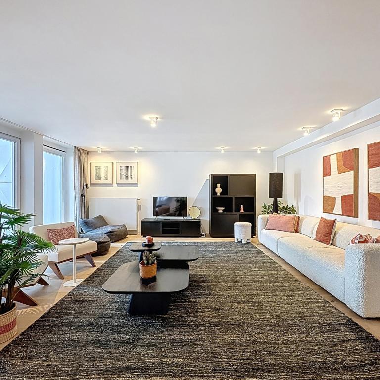 Mérode: penthouse de standing: 2 terrasses, vues, 2 parkings
