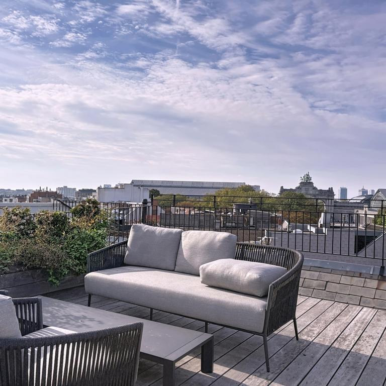 Mérode: penthouse de standing: 2 terrasses, vues, 2 parkings