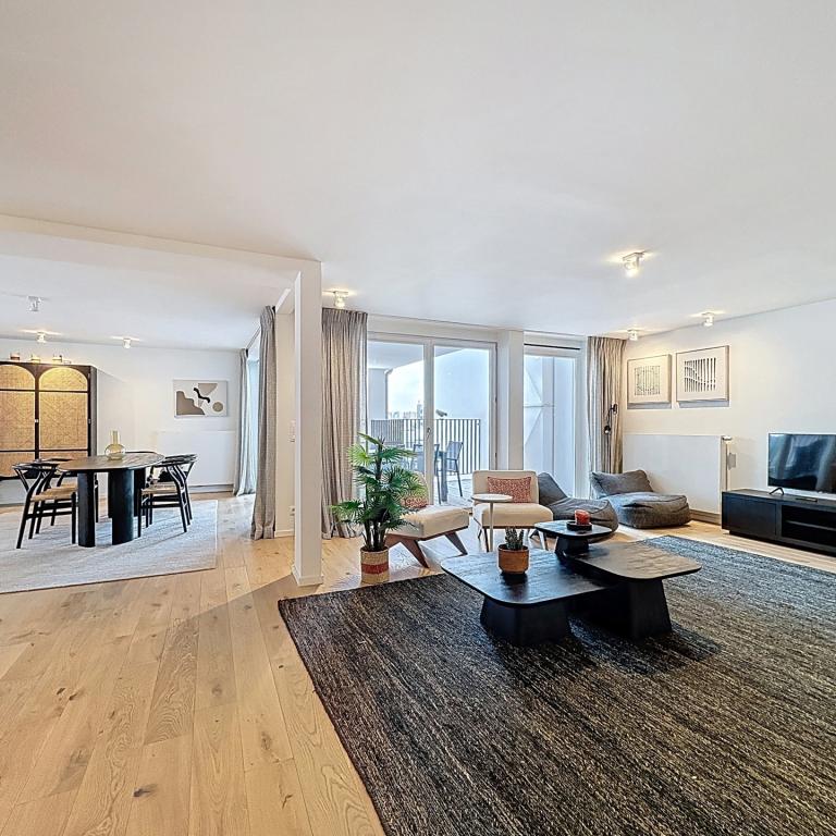 Mérode: penthouse de standing: 2 terrasses, vues, 2 parkings