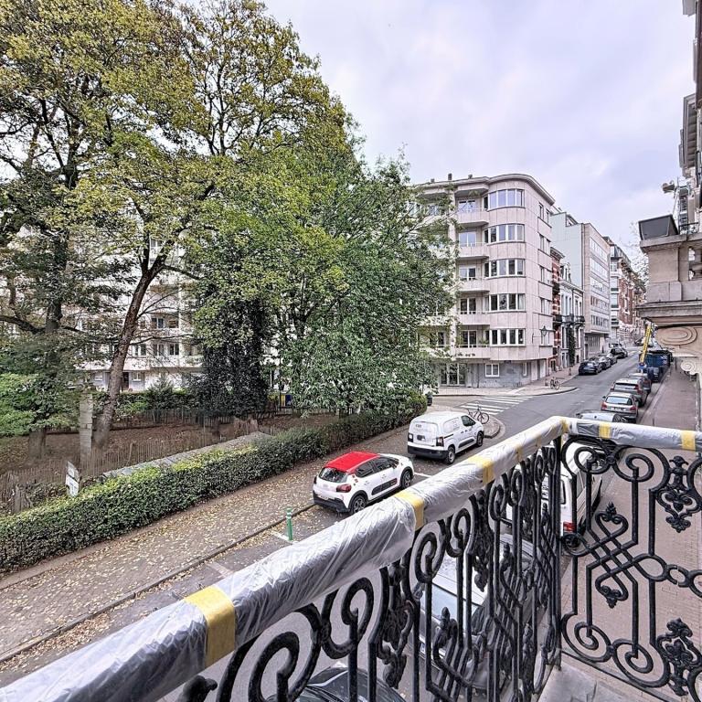 St-Gilles : Bel appartement 2 CH. en cours de rénovation