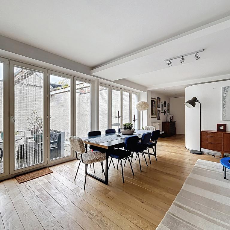 Châtelain : Magnifique loft 2 chambres 