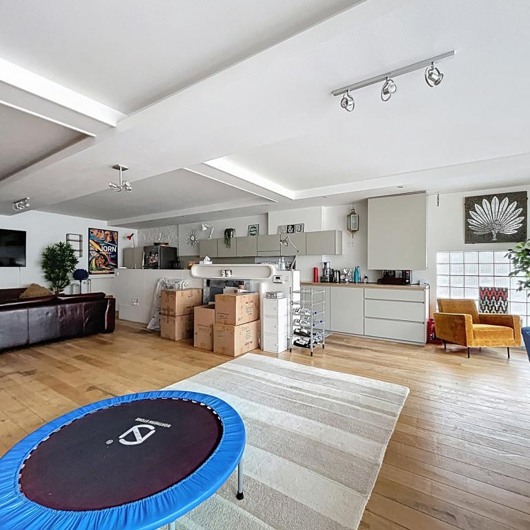 Châtelain : Magnifique loft 2 chambres 