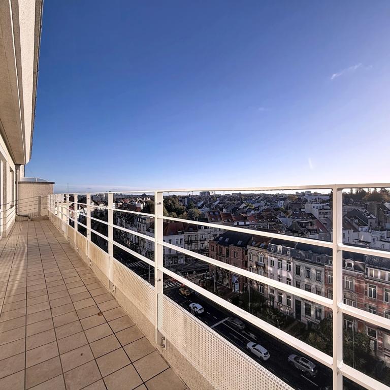 Général Jacques: Superbe penthouse 3ch + terrasses + parking
