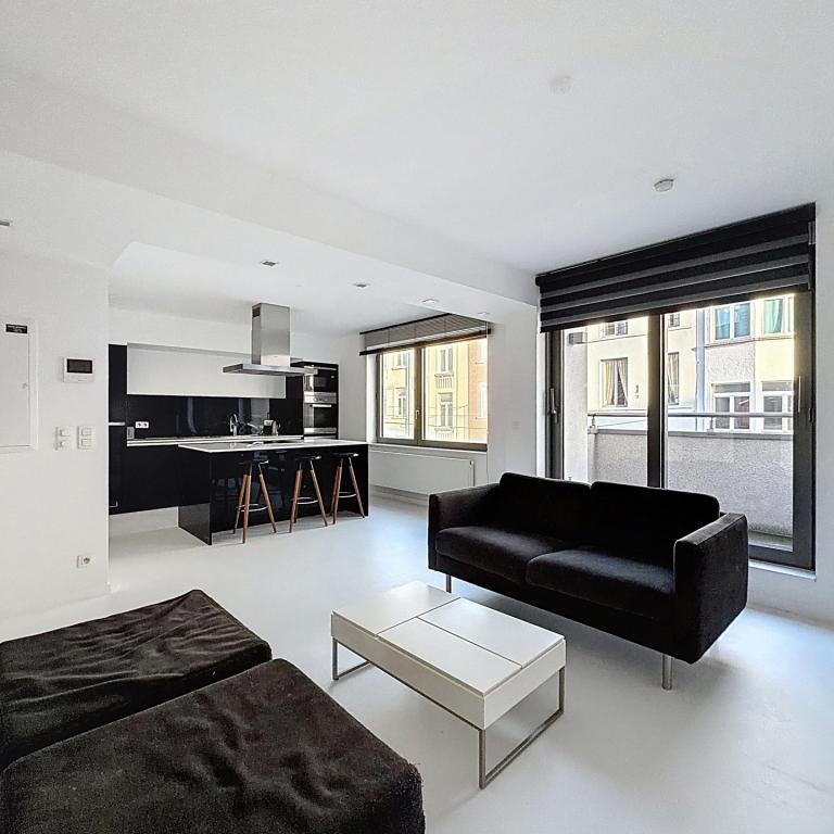 Châtelain : Bel appartement moderne et meublé + balcon