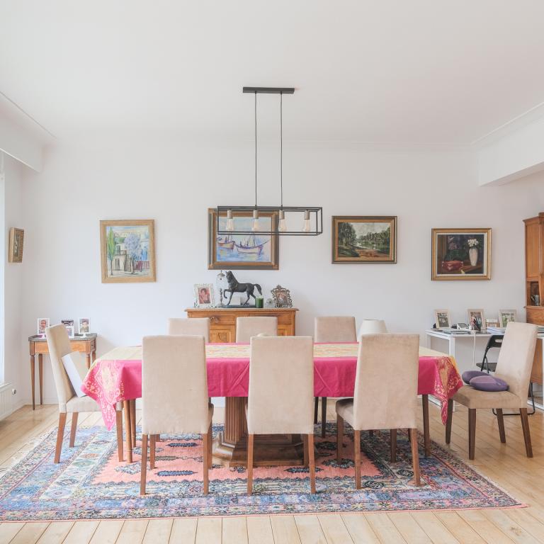 Cavell/ Churchill : Bel appartement 3 chambres + terrasse 