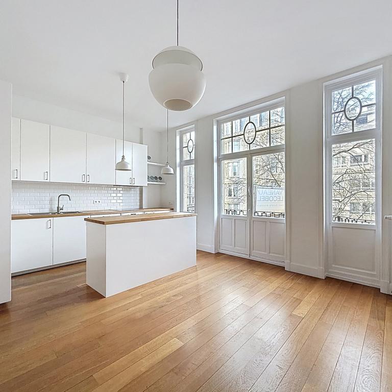 Lepoutre : Sublime triplex penthouse remis à neuf + terrasse