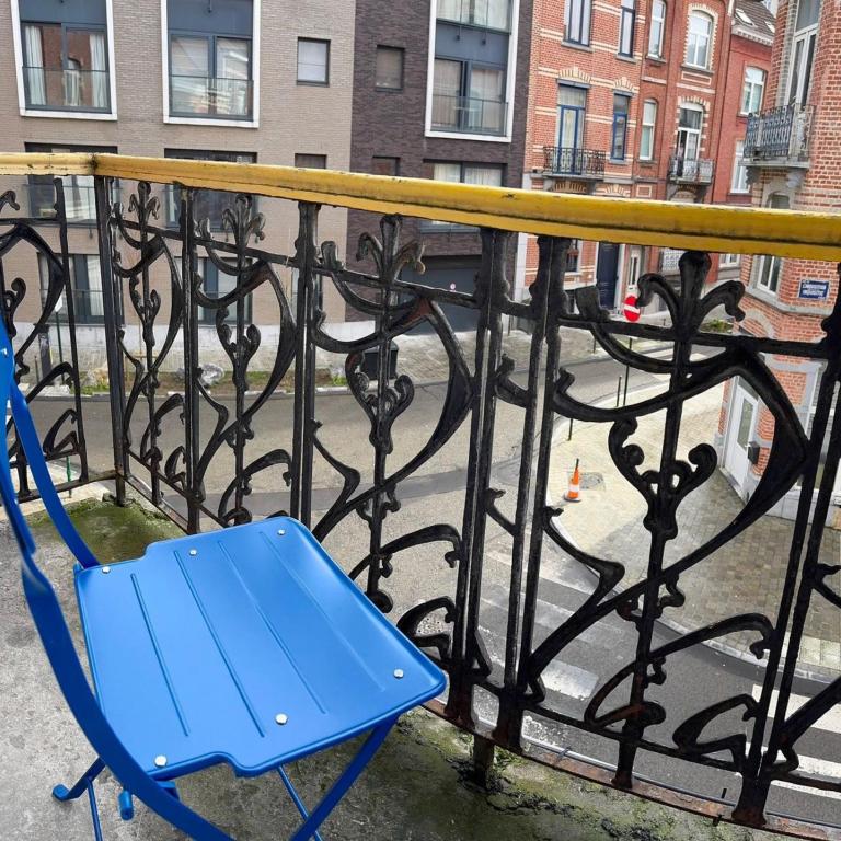 Quartier Européen: Bel appartement 1 chambre meublé, balcon