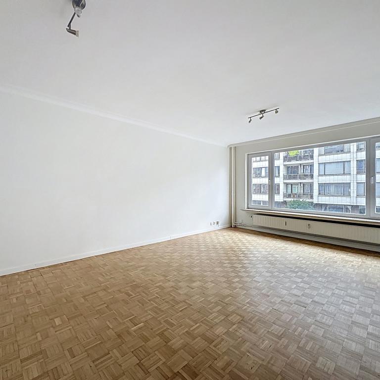 Square Ambiorix : Bel appartement rénové de 3 chambres