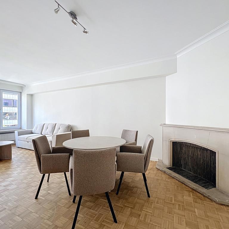 Square Ambiorix : Bel appartement rénové et meublé de 3 ch