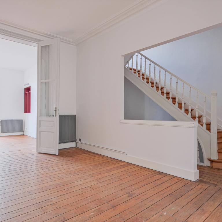 Lepoutre : Penthouse duplex 2 chambres, bureau et terrasses