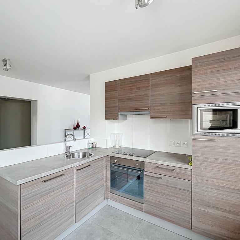 Congrès/Parc Royal : Super appartement 2 chambres meublé 