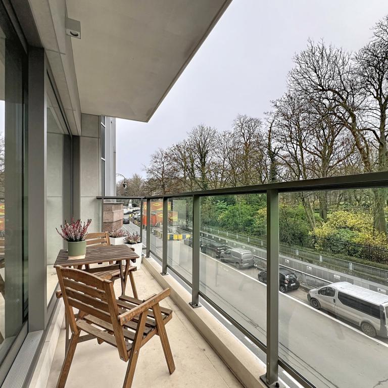 Quartier européen : Bel appartement neuf 2 ch. + terrasse