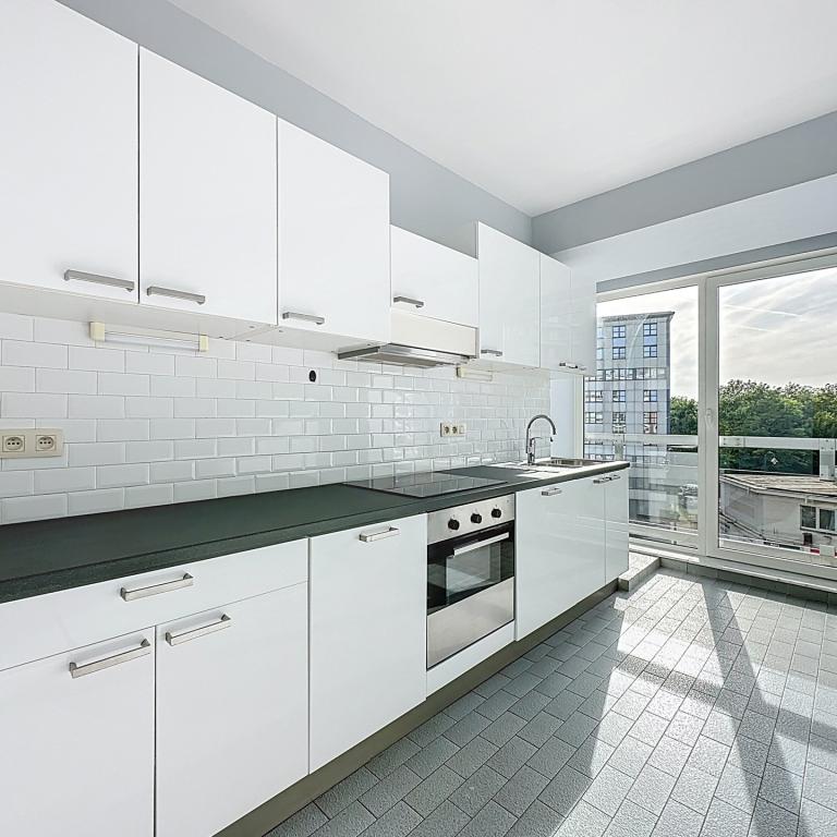 Forest, limite Uccle, lumineux appartement 3ch avec terrasse