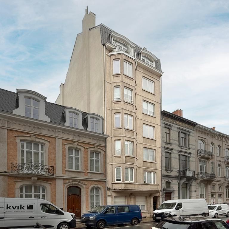 Place Brugmann, appartement 2 chambres +bureau