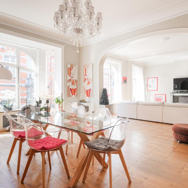 Pl. Stéphanie, superbe appartement 3 chambres + garage