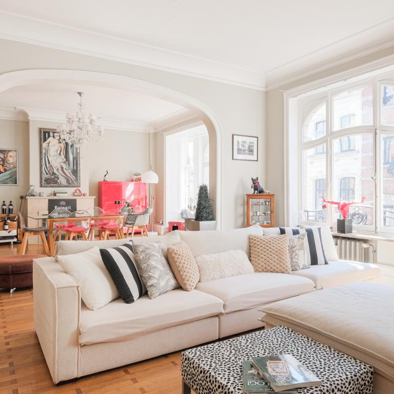 Pl. Stéphanie, superbe appartement 3 chambres + garage