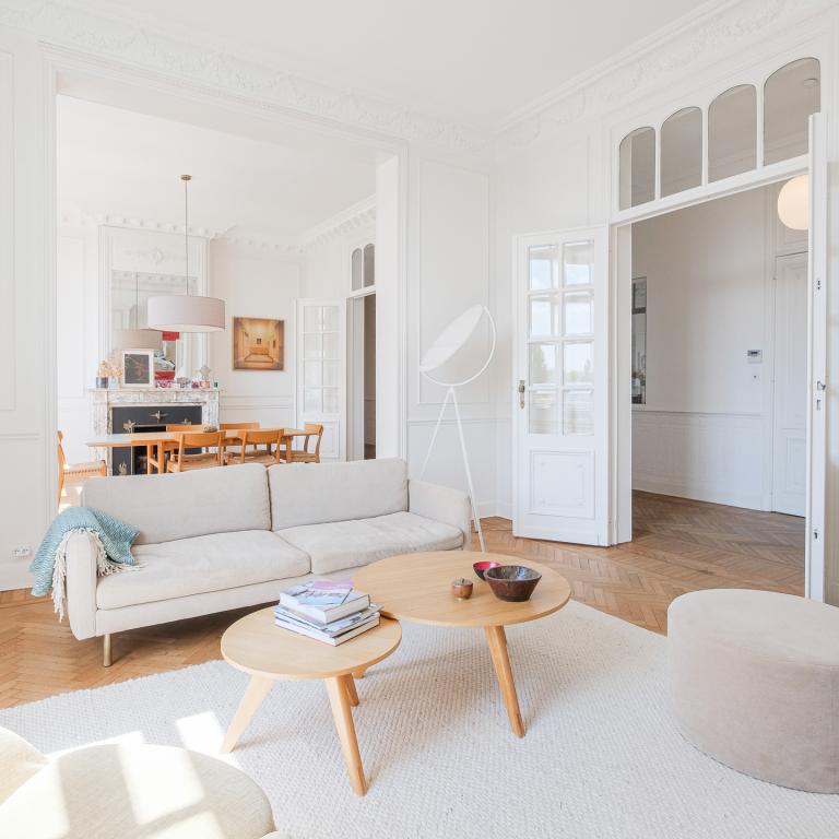 Place Brugmann : bel appartement rénové 4 chambres