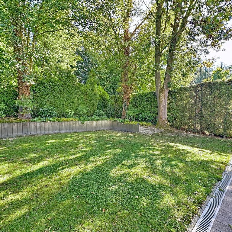 Dolez : Belle maison 3 façades + jardin + garage