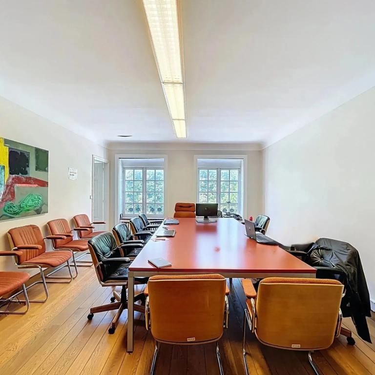 Quartier Royal : Bel espace de bureau