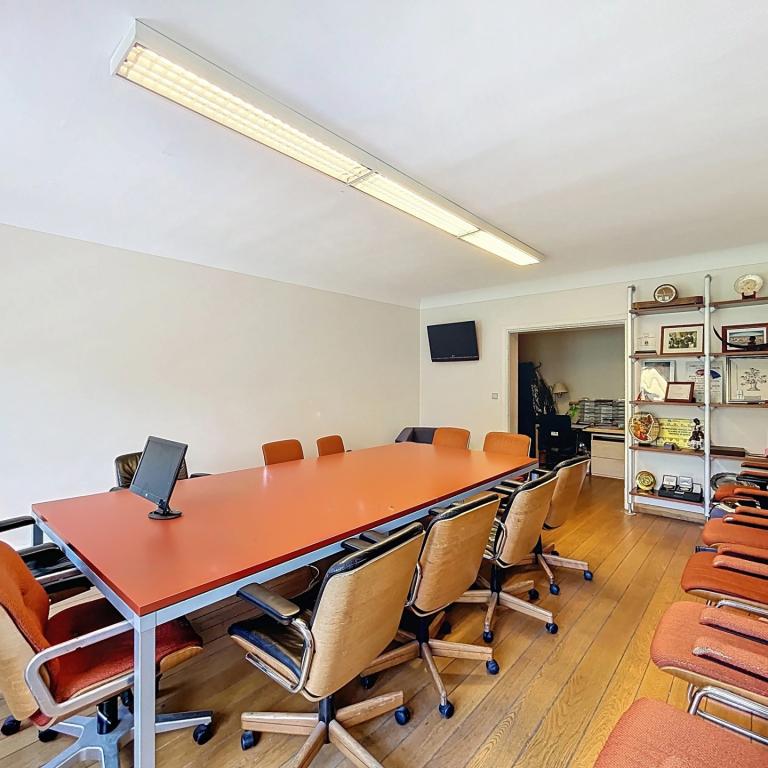 Quartier Royal : Bel espace de bureau