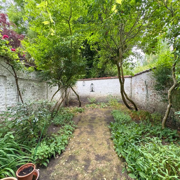 Pl. Brugmann: maison avec jardin Sud