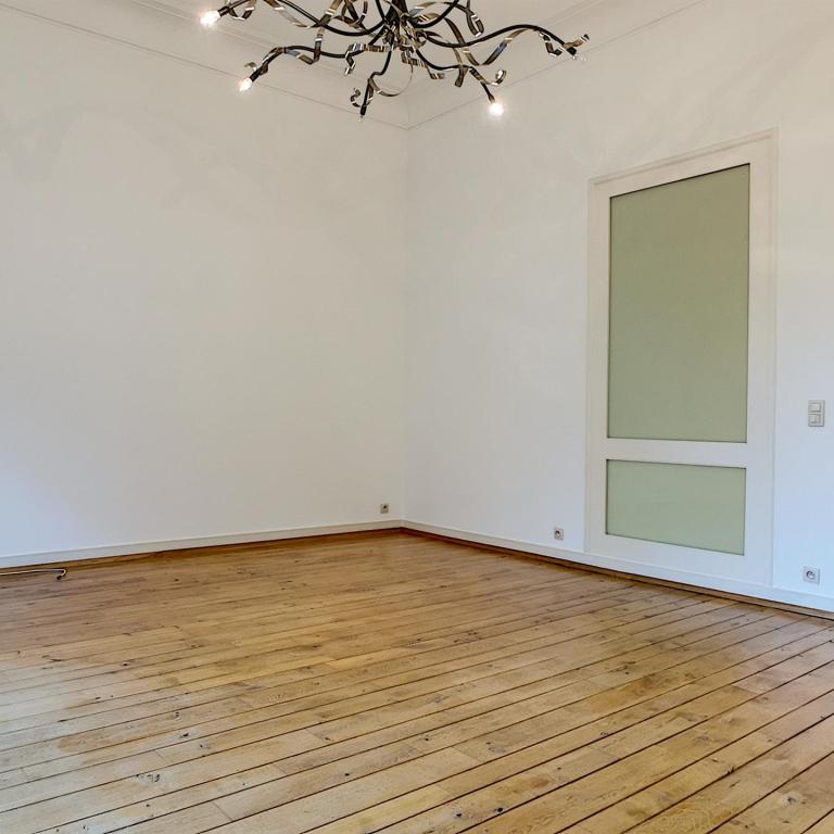 Chatelain : Superbe appartement 2 chambres + balcon