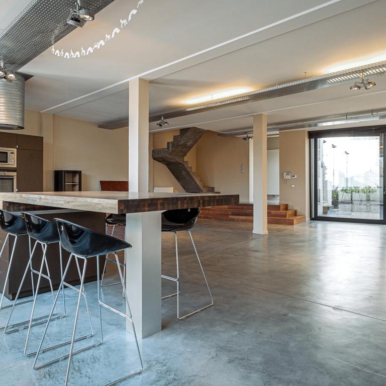 Lycée Français, duplex de 220m² 3 ch terrasse et garage 2 v