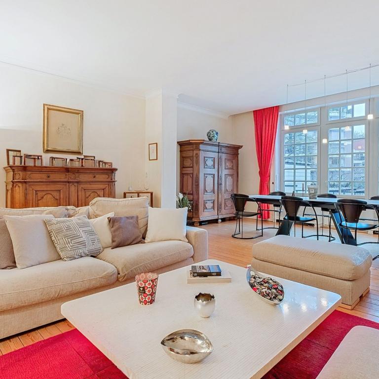 Altitude Cent : superbe maison 5 ch + bureaux + garage