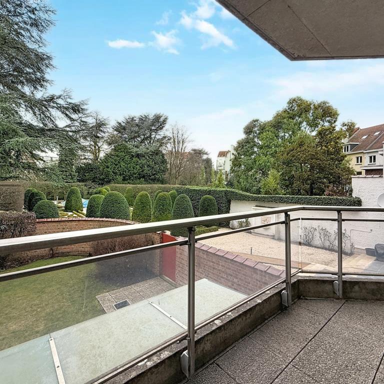 Place Brugmann : Très bel appartement de 3 ch. + terrasse