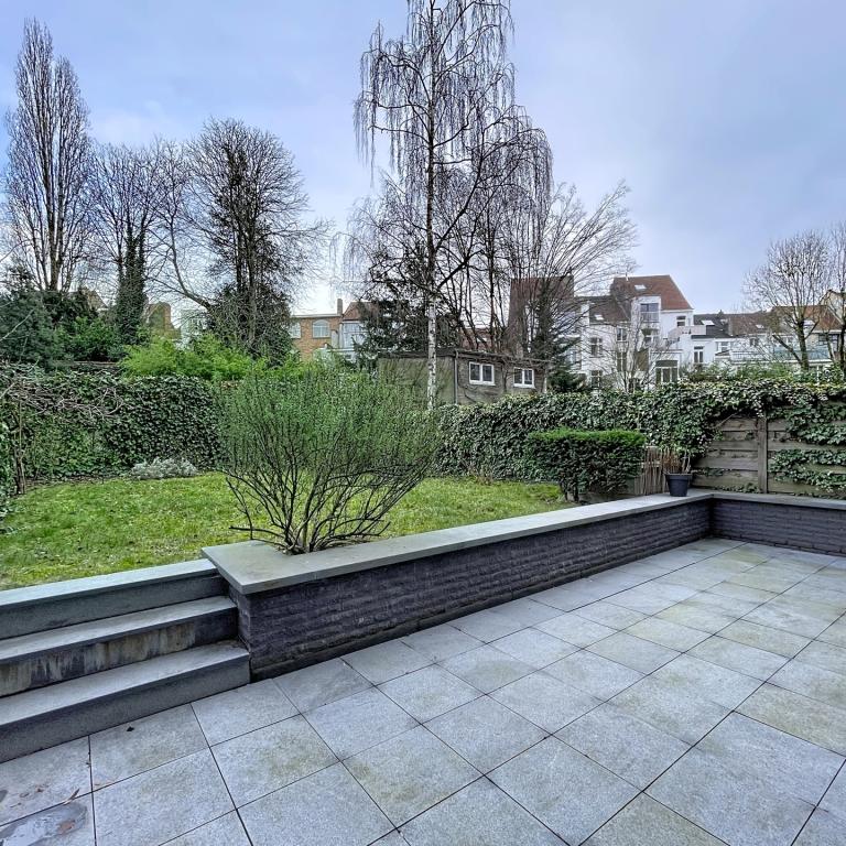 Coghen : Sublime rez-de-chaussée avec jardin