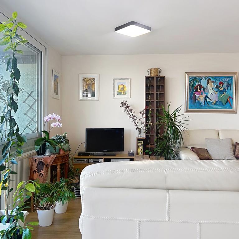 UCL : Lumineux appartement dernier étage avec une terrasse