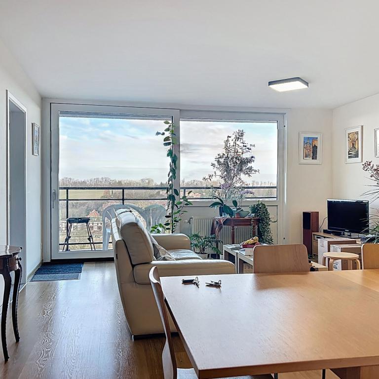 UCL : Lumineux appartement dernier étage avec une terrasse